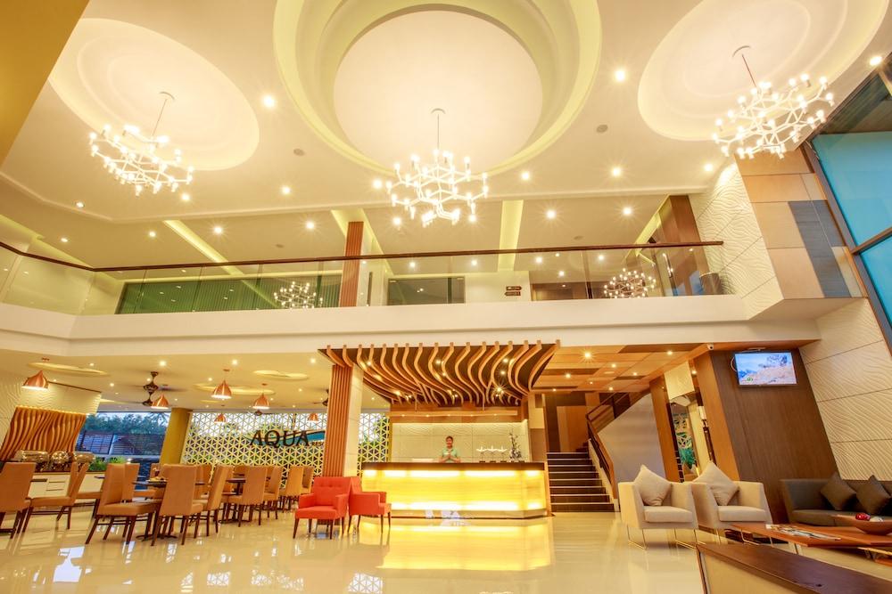 Aqua Resort - Lobby