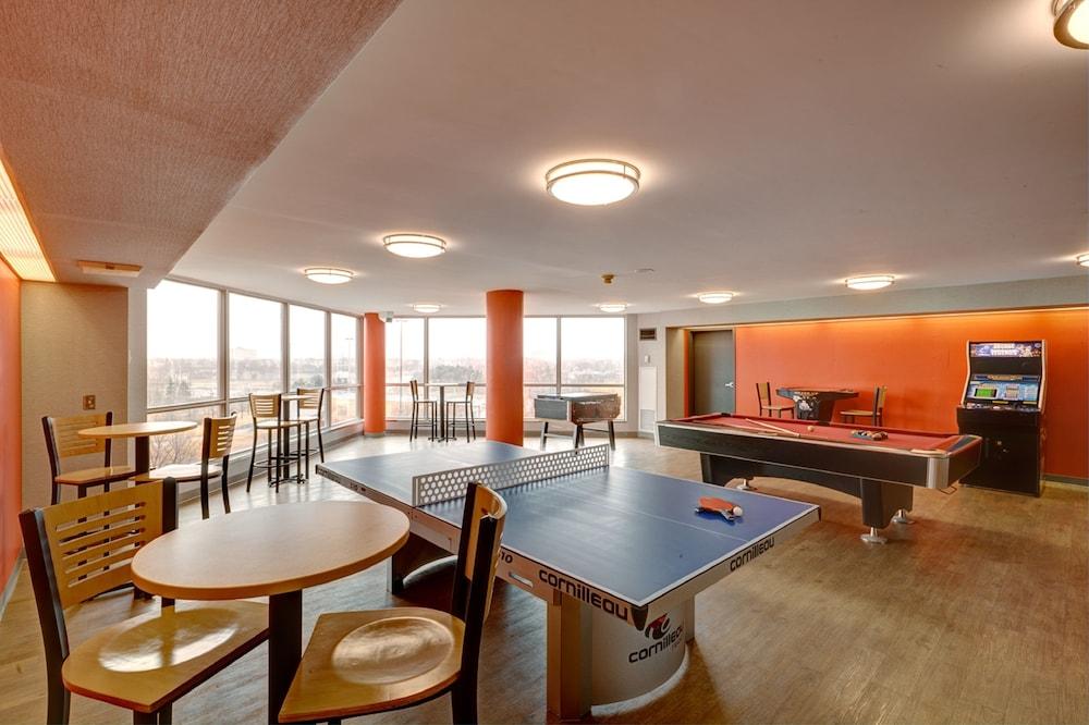 Residence & Conference Centre - Toronto - Game Room