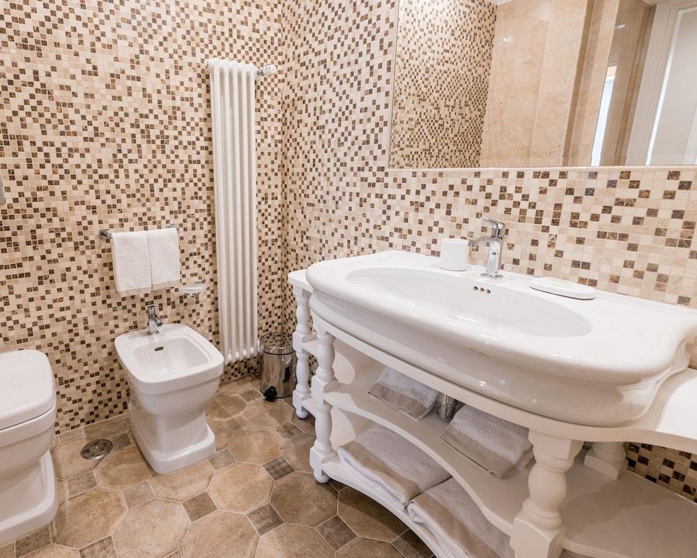 Altarocca Embassy Rome - Bathroom
