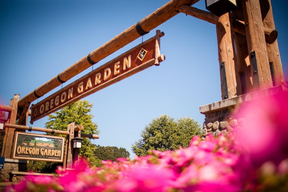 Oregon Garden Resort - Featured Image