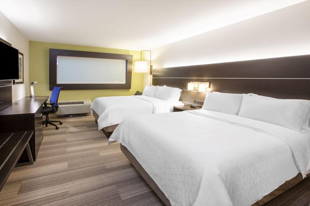 Holiday Inn Express & Suites Brunswick, an IHG Hotel - Room