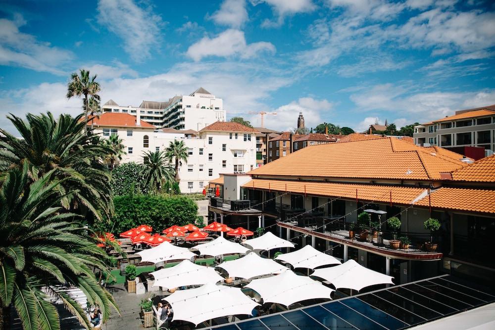 Coogee Bay Boutique Hotel - Property Grounds