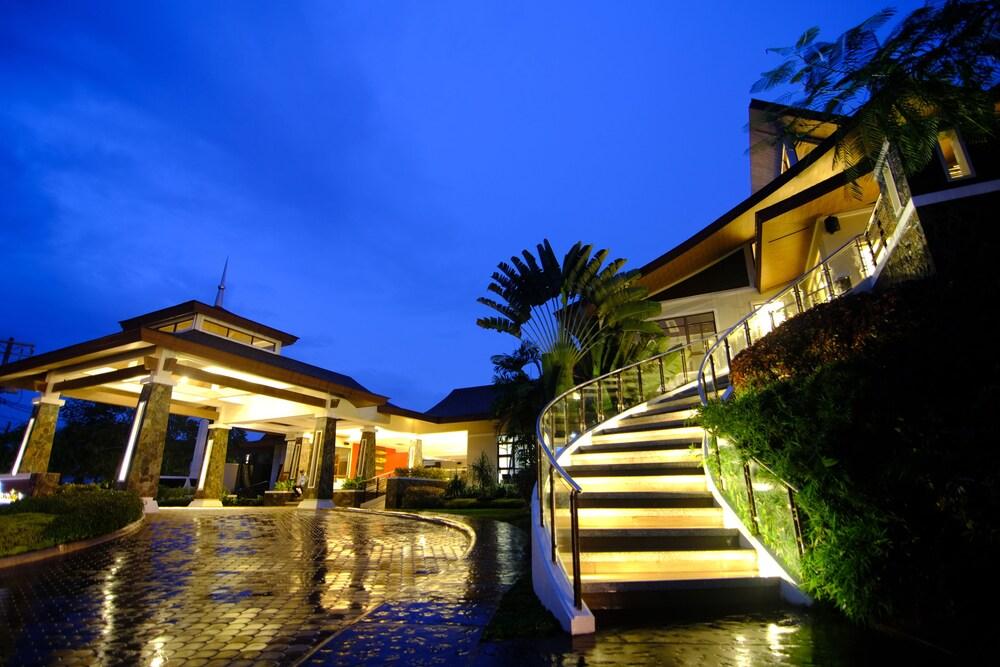 Amiya Resort Residences Clubhouse - Interior Entrance