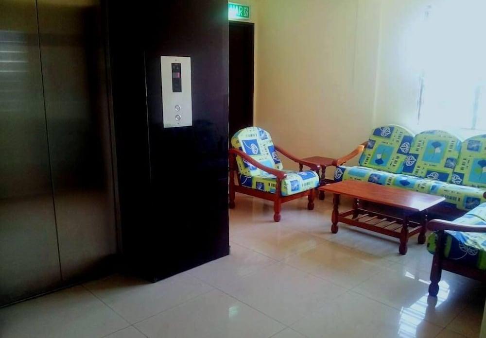 Hotel Bintang Indah - Lobby Sitting Area