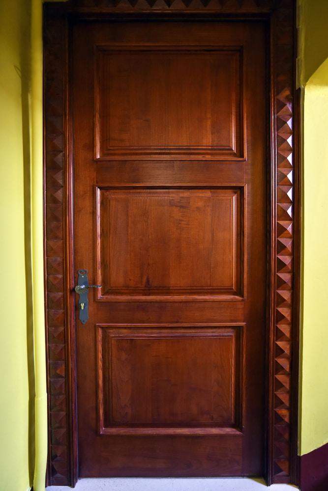 Manduša Heritage Apartments - Interior Entrance