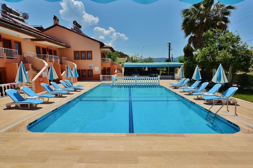 Istanbul Apart Hotel - Outdoor Pool
