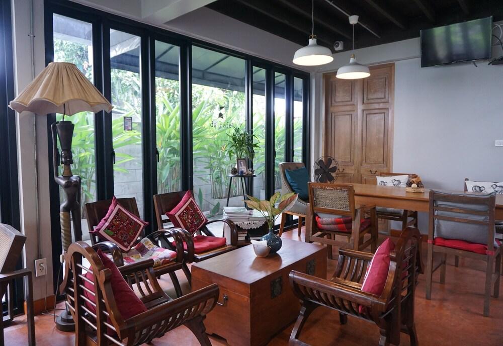 Baan Ongkharak Bed & Breakfast - Adults Only - Lobby Sitting Area