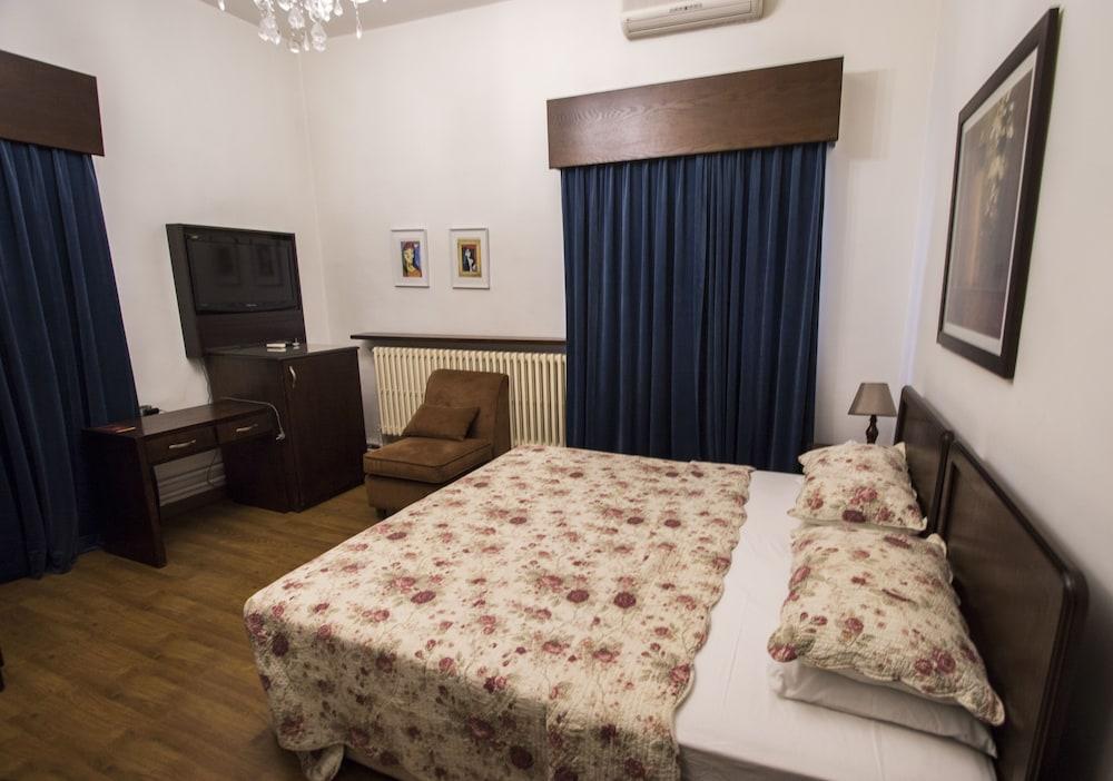 Bonita Inn - Room