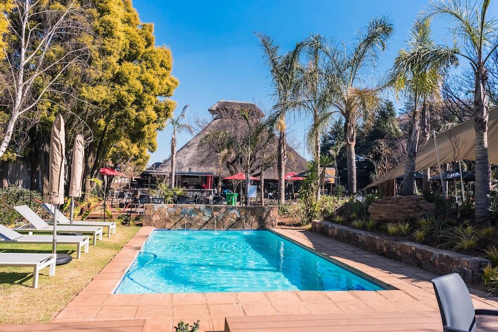 Birchwood Hotel and OR Tambo Conference Centre - Outdoor Pool