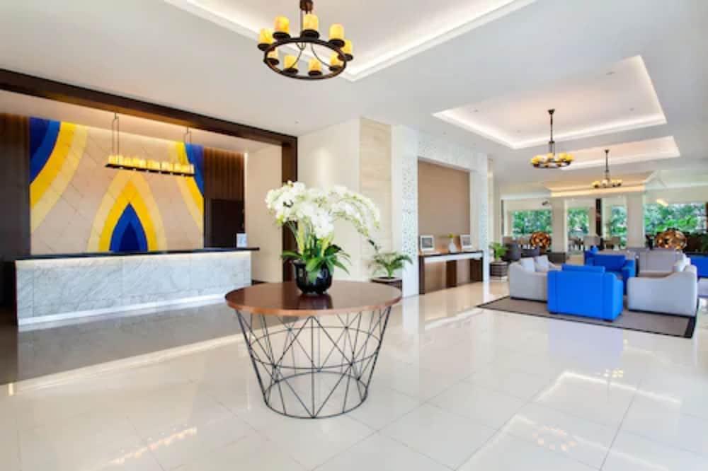 Days Hotel & Suites by Wyndham Jakarta Airport - Lobby