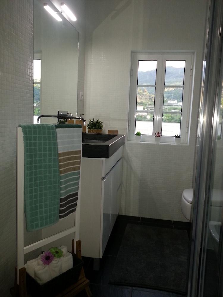 Casa Mateus - Aregos Douro Valley - Bathroom