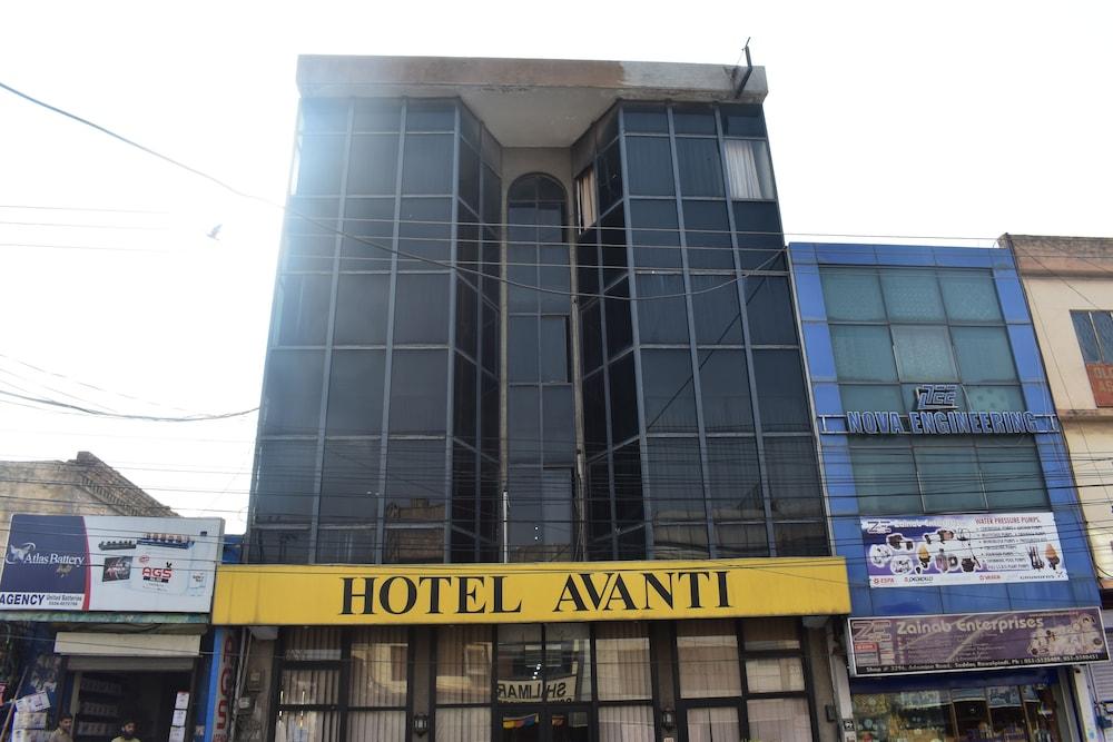 Hotel Avanti - Featured Image