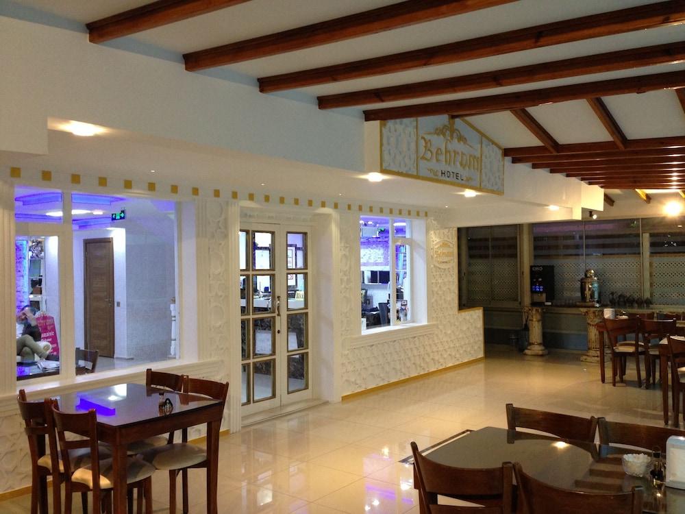 Behram Hotel - Lobby