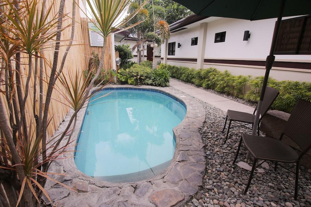 Gardenview Hotel - Outdoor Pool