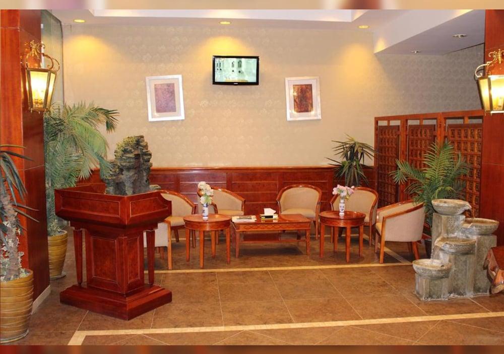 El Raghadan Hotel - Lobby Sitting Area