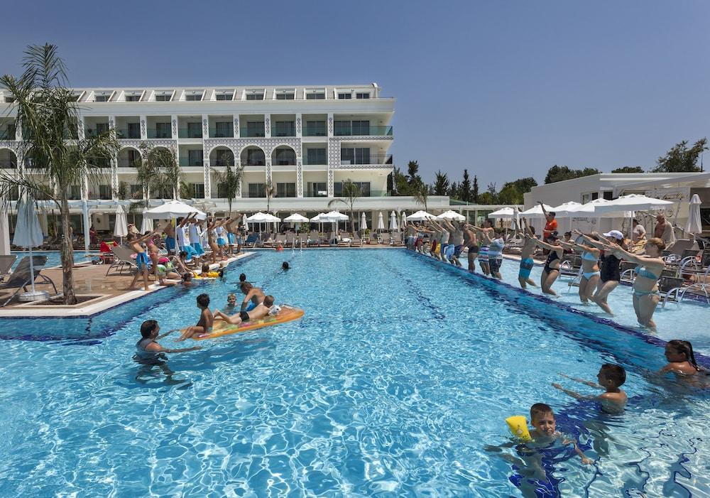 Karmir Resort & Spa - All Inclusive - Outdoor Pool