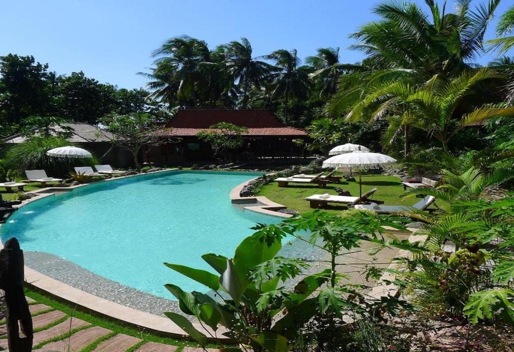 Desa Saya Eco Luxury Resort & Spa - Outdoor Pool