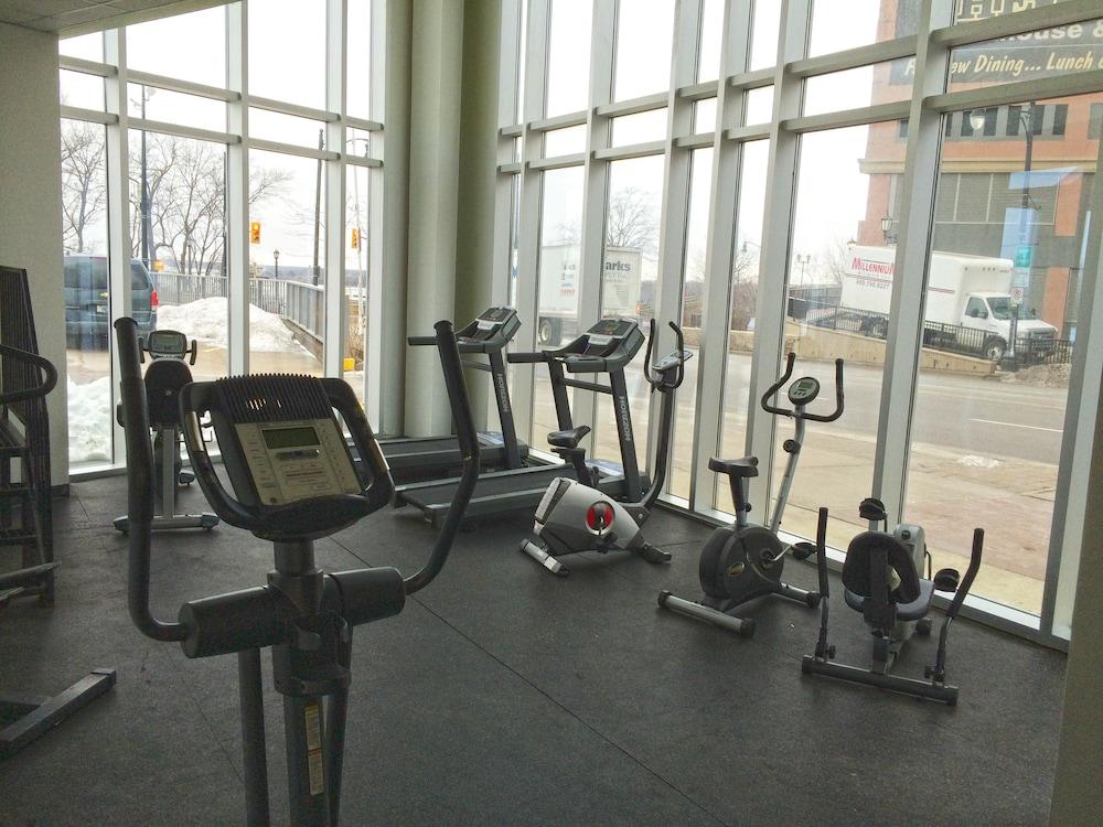 Oakes Hotel Overlooking the Falls - Fitness Facility