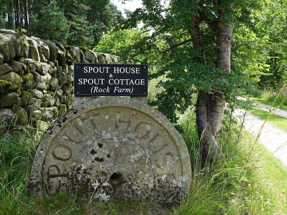 Spout Cottage - Hotel Front