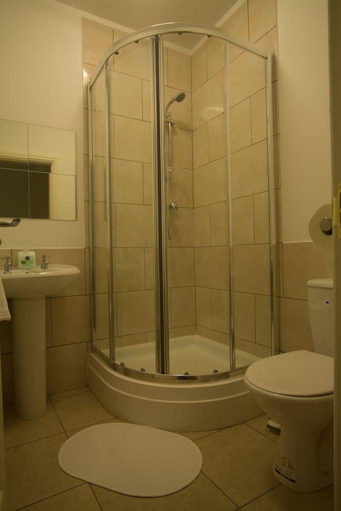Hotel 46 - Bathroom