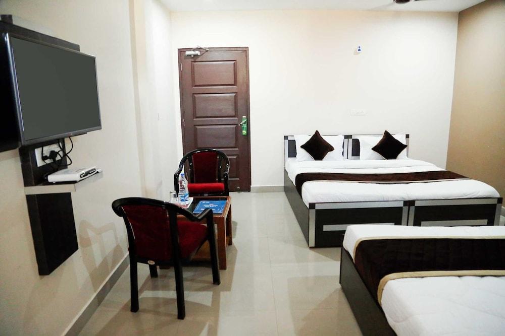 Hotel Inder Prasth - Room