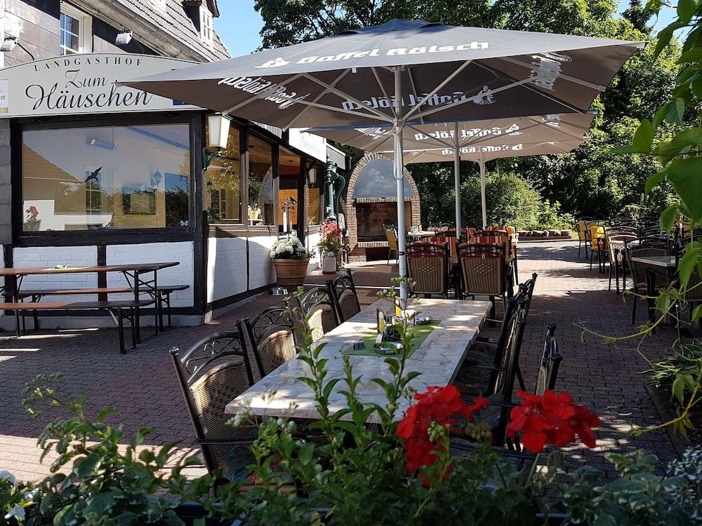 Hotel Restaurant Landgasthof Zum Häuschen - Featured Image