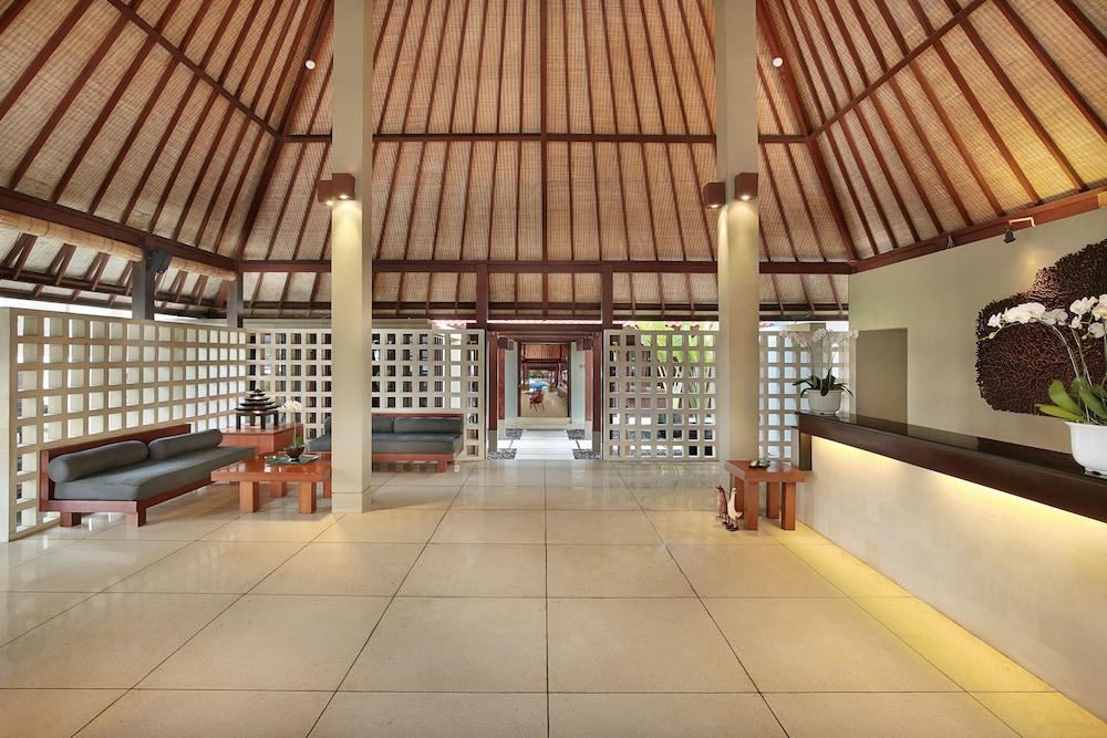 Bali Niksoma Boutique Beach Resort - Interior Entrance