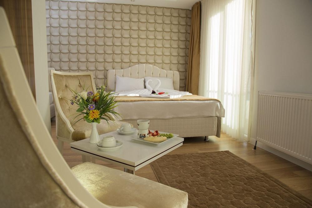 Safran City Hotel & Spa - Featured Image