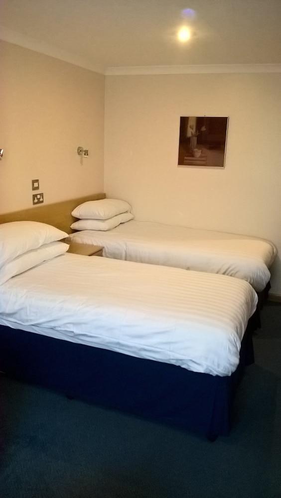 Sky Lodge Hotel Perth - Room