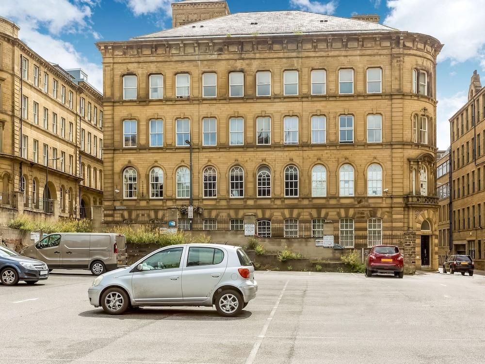 Pleasant Apartment in Bradford near University of Bradford - Exterior