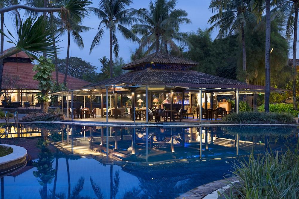 Sheraton Lampung Hotel - Outdoor Pool