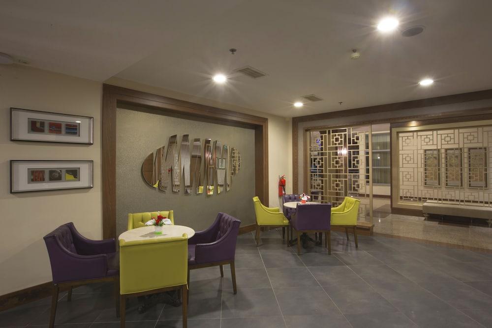 Insula Resort & Spa - All inclusive - Lobby Lounge