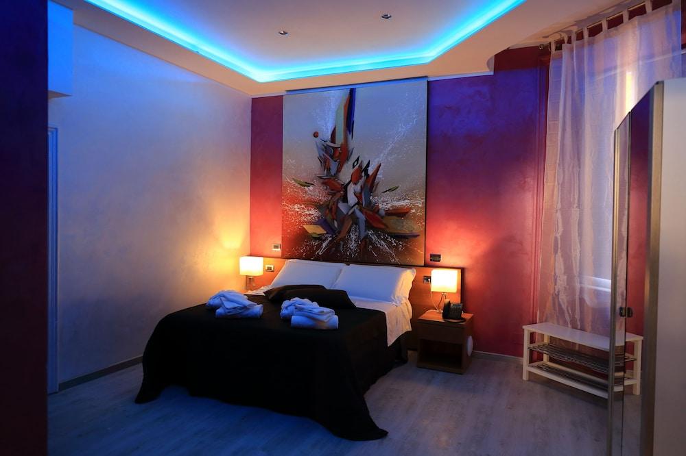Mirko Luxury Inn - Room