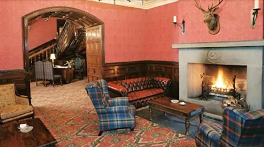 Tulloch Castle Hotel - Lobby Lounge