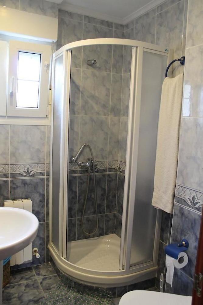 Casa Rural Zearreta Barri - Bathroom Shower