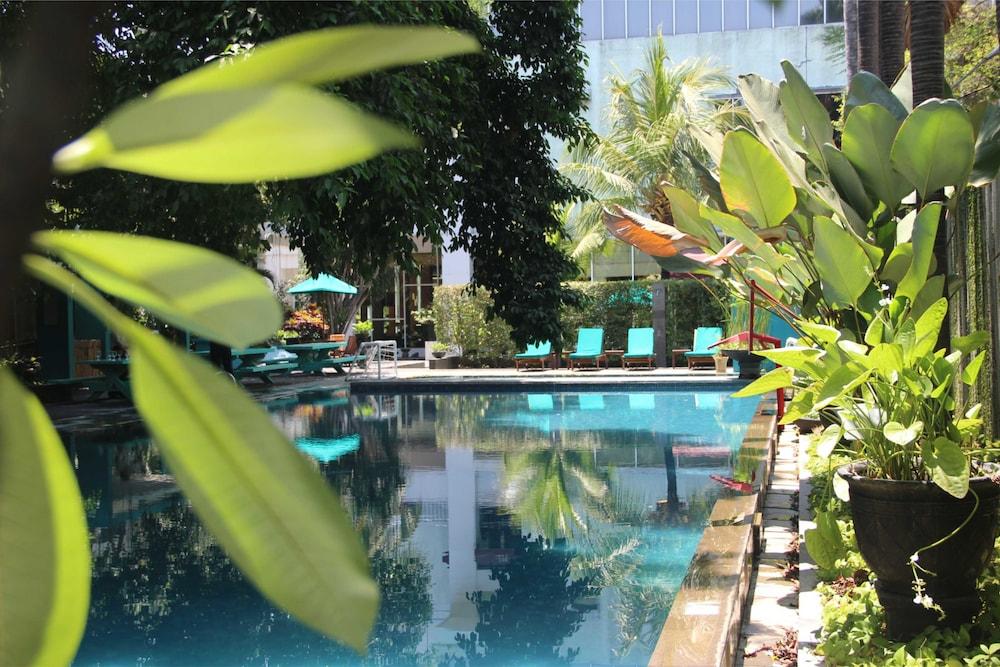 Mercure Surabaya Grand Miram - Outdoor Pool
