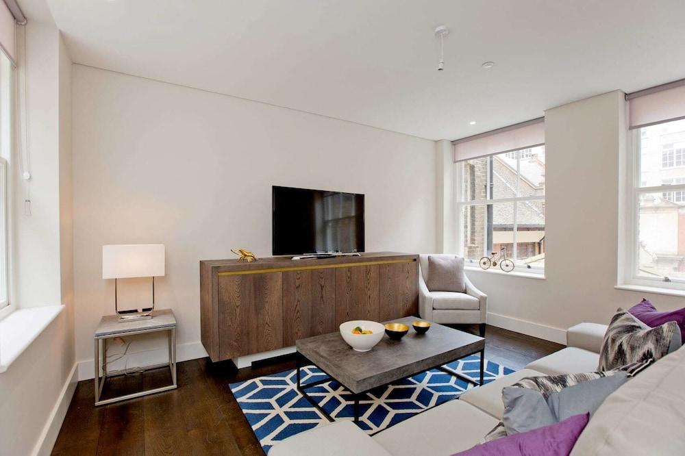 Luxury Holborn 1 Bedroom Flats - Living Room