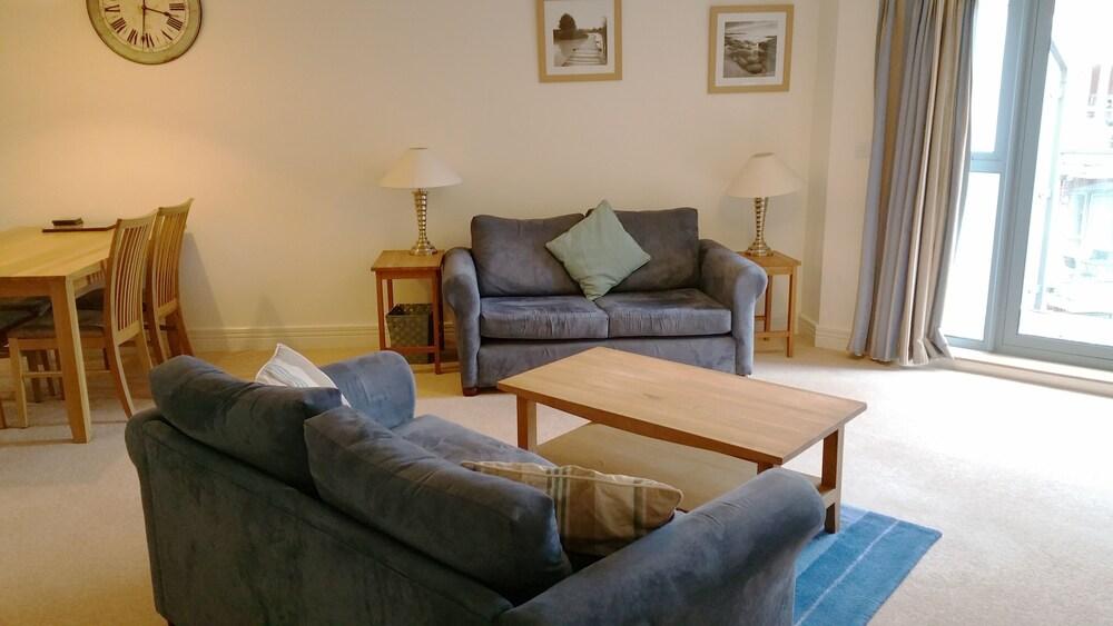 Oxford Serviced Apartments - Canal - Featured Image