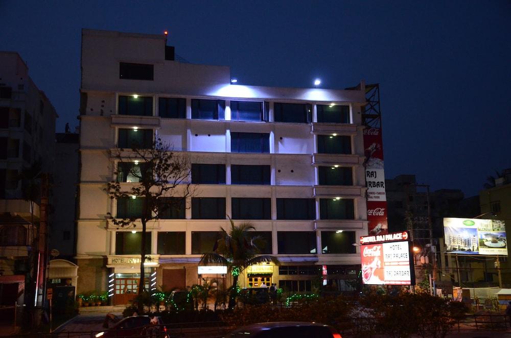 Hotel Raj Palace - Featured Image