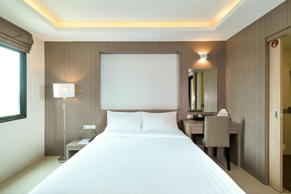 Sleep Hotel Bangkok - Featured Image