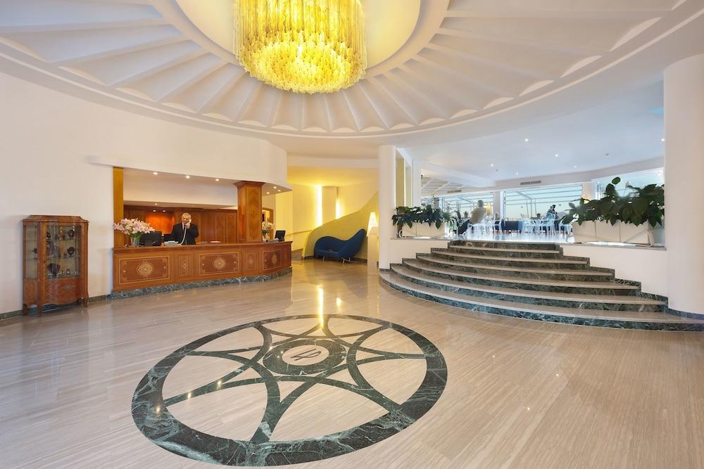 Grand Hotel President - Lobby Lounge