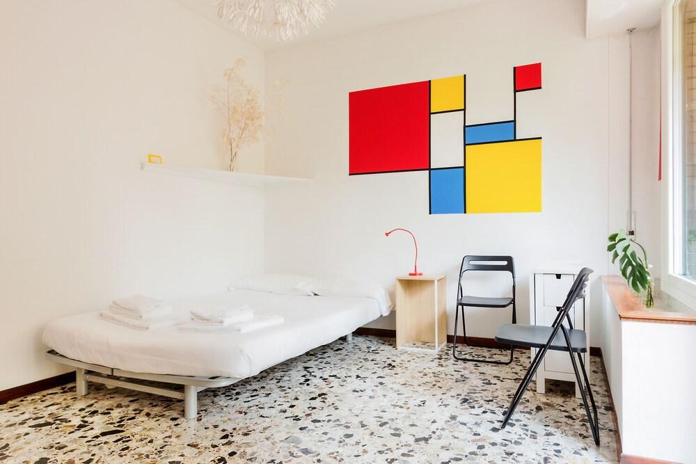 Mondrian Apartment in Milan - Room