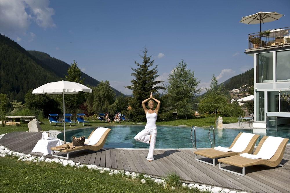 Romantik Hotel Post Weisses Rössl - Outdoor Pool