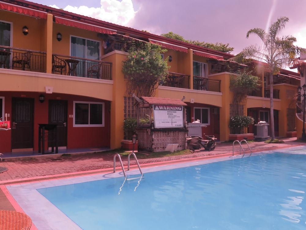 Crown Regency Residences Davao - Outdoor Pool