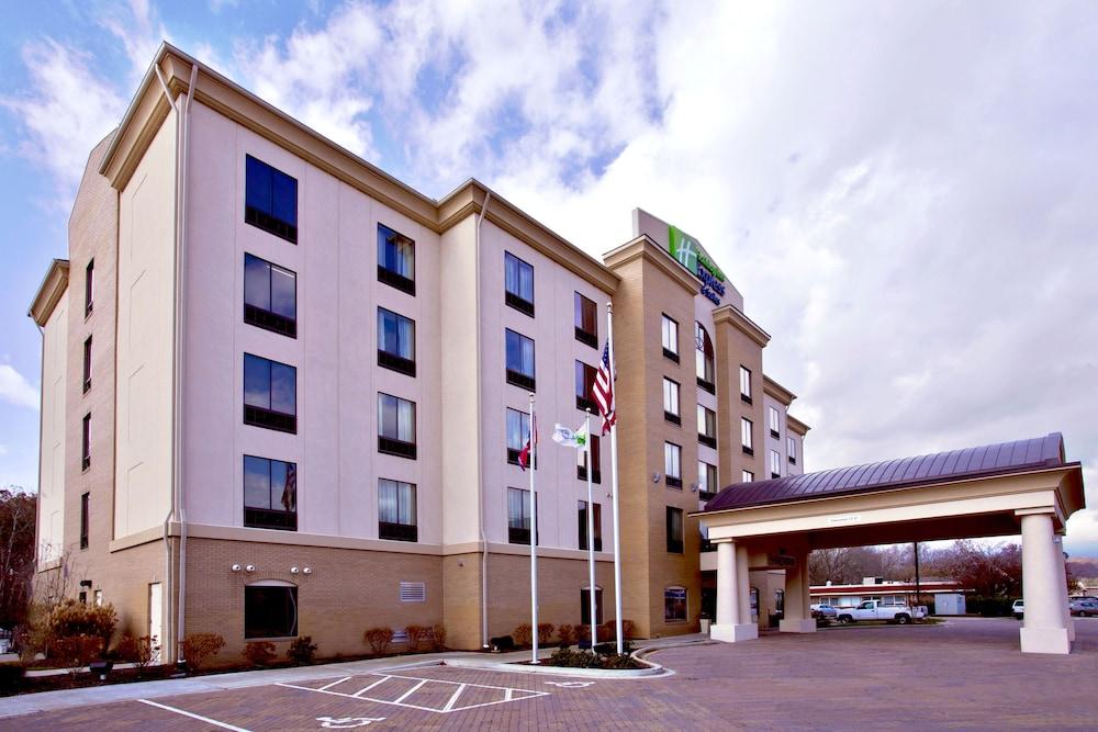 Holiday Inn Express & Suites Oak Ridge, an IHG Hotel - Exterior