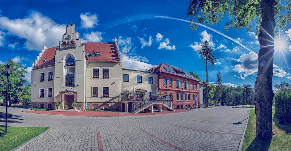 Hotel Niemcza SPA - Featured Image