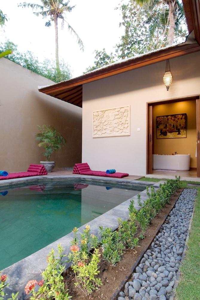 Ajanta Villas - Outdoor Pool