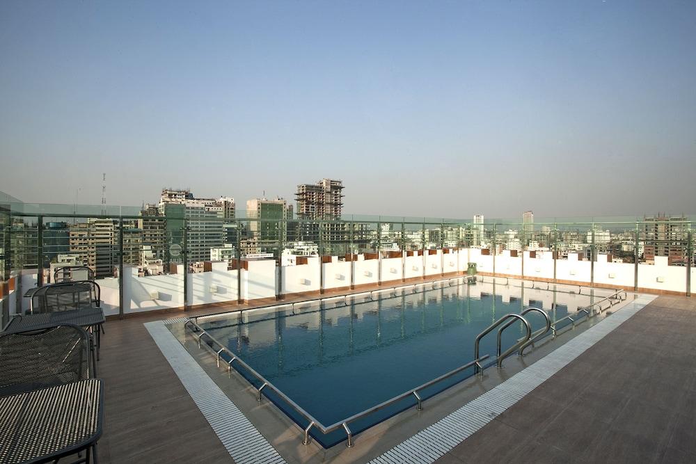 Platinum Grand - Rooftop Pool