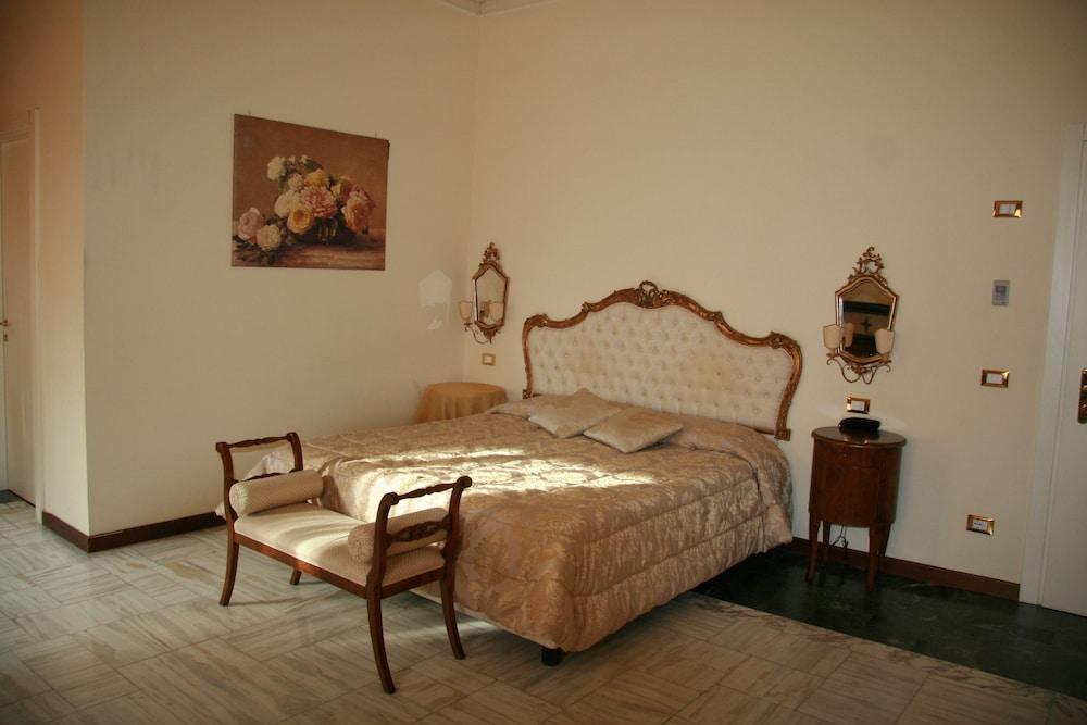 Hotel Alessandro Della Spina - Room
