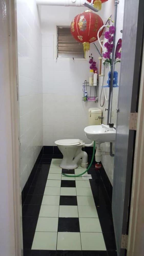 جينتينج بوكيت تينجي هوم ستاي - Bathroom